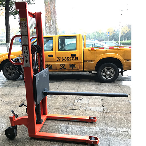 棒芯手动堆高车